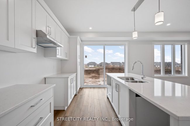 33 Lucas Rd, House other with 3 bedrooms, 3 bathrooms and 2 parking in St. Thomas ON | Image 9
