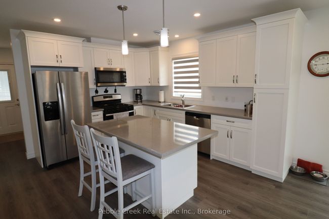 263 Lake Breeze Dr, House other with 2 bedrooms, 2 bathrooms and 2 parking in Goderich ON | Image 8