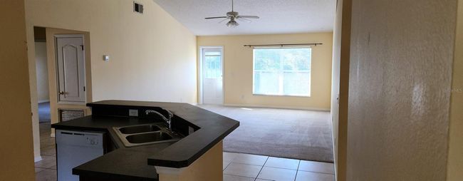 697 Winding Lake Dr, House other with 4 bedrooms, 3 bathrooms and null parking in Clermont FL | Image 4