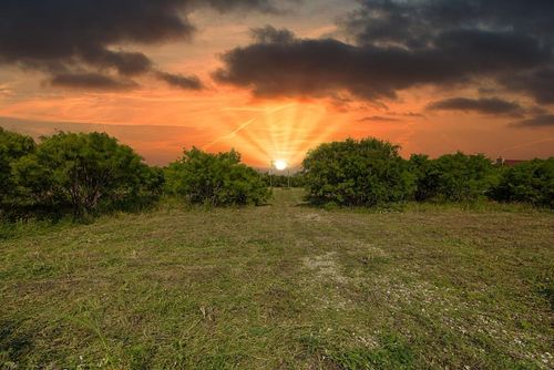 38-179 Woodland Dr, Fredericksburg, TX, 78624 | Card Image