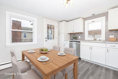 238 James St, Newington, CT, 06111-3925 | Card Image