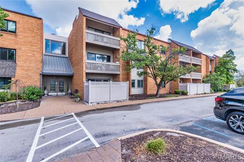 unit-317-950 E Rue De La Banque, Saint Louis, MO, 63141-5166 | Card Image