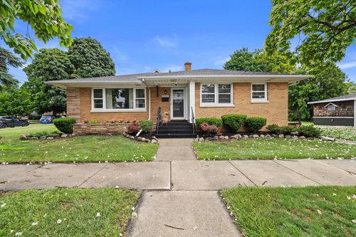 2320 51st Street, Kenosha, WI, 53140 | Card Image