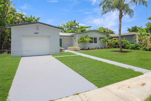 6541 Sw 8th St, North Lauderdale, FL, 33068-2611 | Card Image