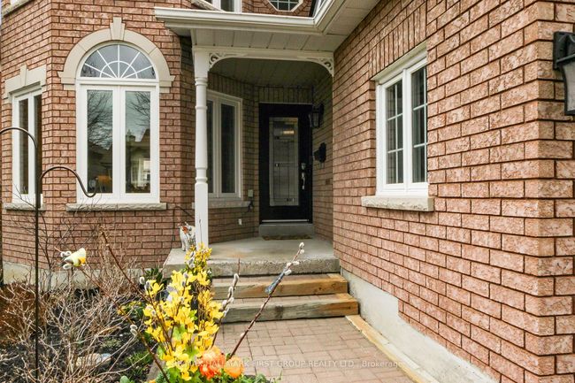 65 Mortimer Cres, House other with 4 bedrooms, 4 bathrooms and 2 parking in Ajax ON | Image 4