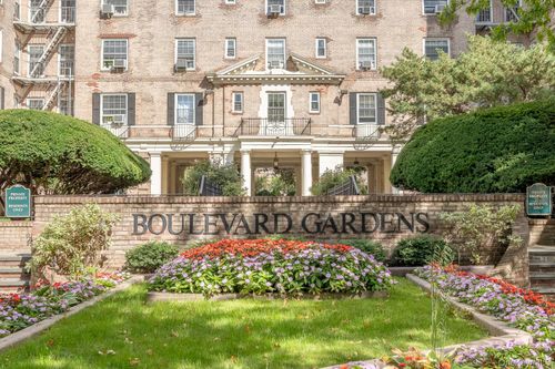 4d-56-07 31st Avenue, New York, NY, 11377 | Card Image