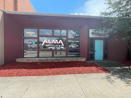 324 E Superior Street, Alma, MI, 48801 | Card Image