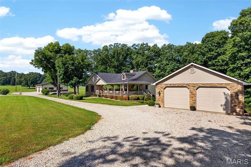 411 Highway J, Montgomery City, MO, 63361-5910 | Card Image