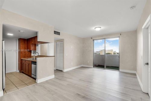 601-36 Nw 6th Ave, Miami, FL, 33128-1564 | Card Image