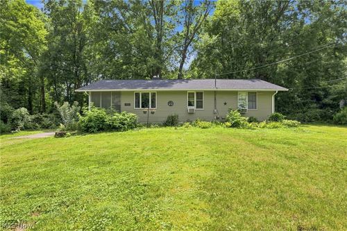 712 Renninger Rd, New Franklin, OH, 44319-3934 | Card Image