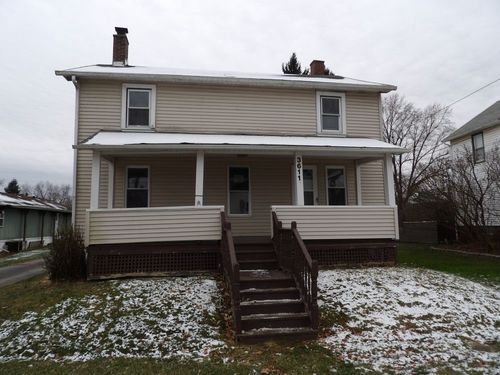 3611 E Main St, Mahoning Twp - LAW, PA, 16132 | Card Image