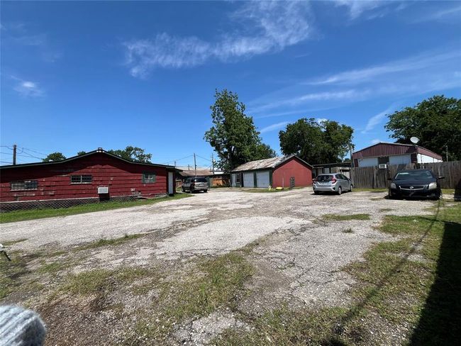 16305 De Zavalla Rd, Home with 2 bedrooms, 2 bathrooms and null parking in Channelview TX | Image 13