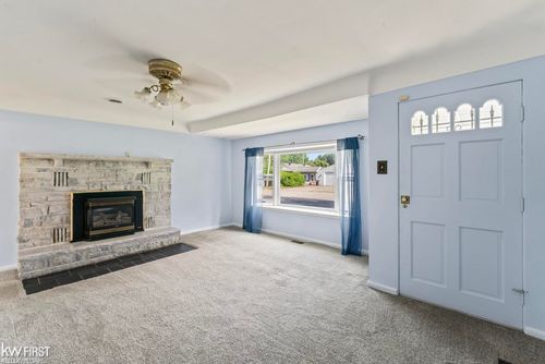 4020 Woodrow Ave, Burton, MI, 48509-1012 | Card Image
