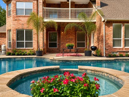 618 Oak Tree Cv, Cedar Hill, TX, 75104-8238 | Card Image
