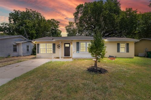 3628 Glenda St, Haltom City, TX, 76117-2721 | Card Image