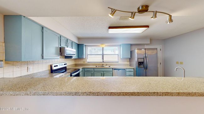 208 Hopkins St, Townhouse with 3 bedrooms, 3 bathrooms and null parking in Neptune Beach FL | Image 7