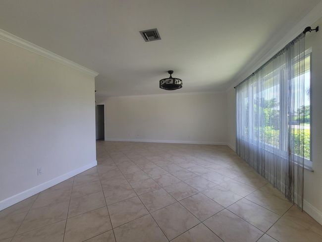 2913 Se Darien Rd, House other with 3 bedrooms, 2 bathrooms and null parking in Port St Lucie FL | Image 5