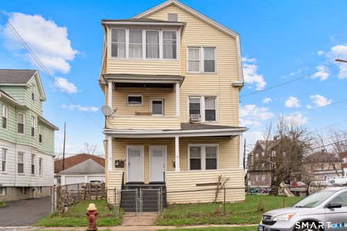 30-32 Fenwick St, Hartford, CT, 06114-3011 | Card Image