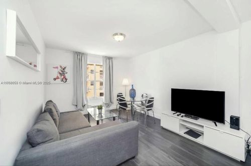 apt-4f-3030 Collins Ave, Miami Beach, FL, 33140-4169 | Card Image