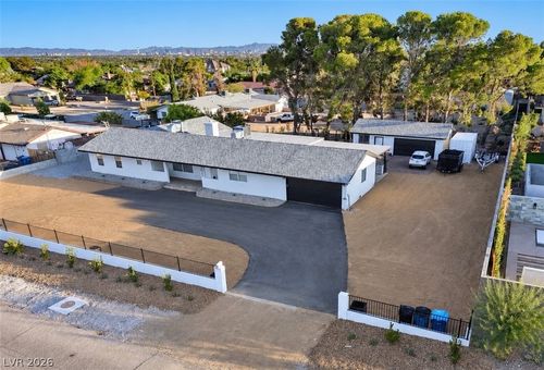 9035 W Hammer Ln, Las Vegas, NV, 89149-3403 | Card Image