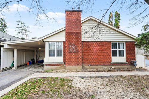 672 Fraser Ave, Ottawa, ON, K2A2R8 | Card Image