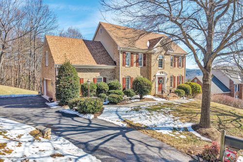 5852 Salisbury Dr, Roanoke, VA, 24018-4116 | Card Image