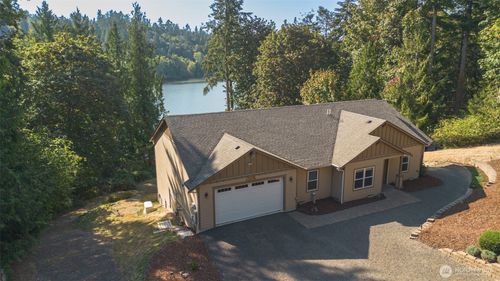 8479 E Caraway Rd, Port Orchard, WA, 98366-8509 | Card Image