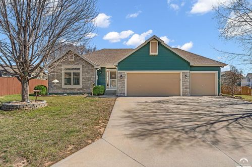 8455 Timber Ridge St, De Soto, KS, 66018-7127 | Card Image