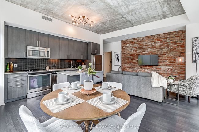 209 - 85 Duke St W, Condo with 1 bedrooms, 1 bathrooms and null parking in Kitchener ON | Image 5