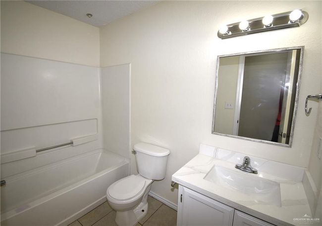 Bathroom #2 | Image 9