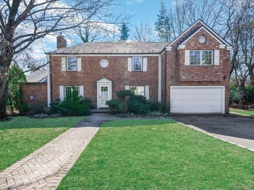 2 Amherst Rd E, Great Neck, NY, 11021-3250 | Card Image