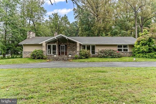 711 Potter Dr, KENNETT SQUARE, PA, 19348-1642 | Card Image