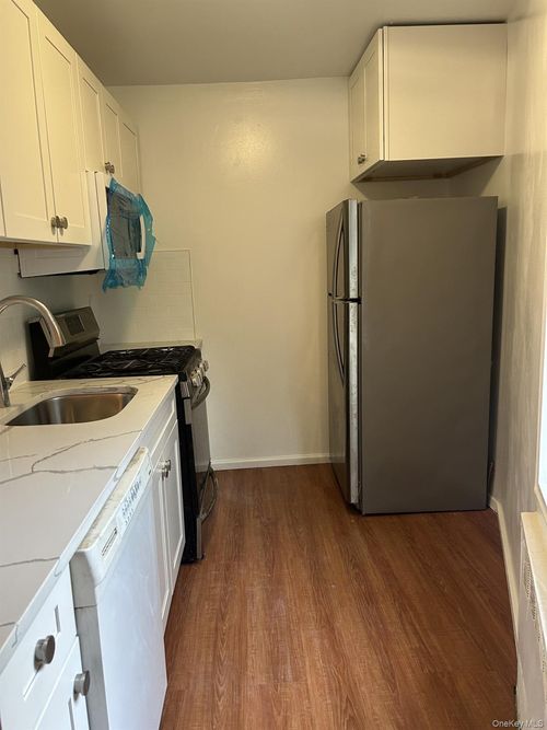 apt-2d-43 Douglaston Pkwy, Little Neck, NY, 11363-1802 | Card Image