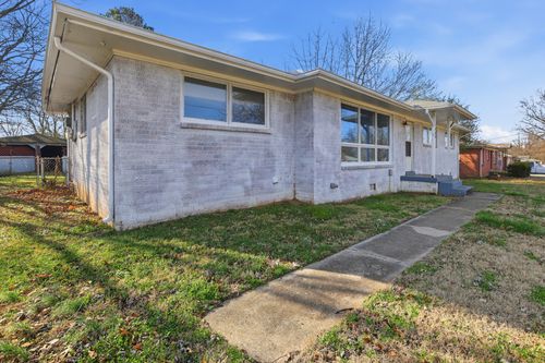 1008 Peachtree Dr, Smyrna, TN, 37167-2617 | Card Image