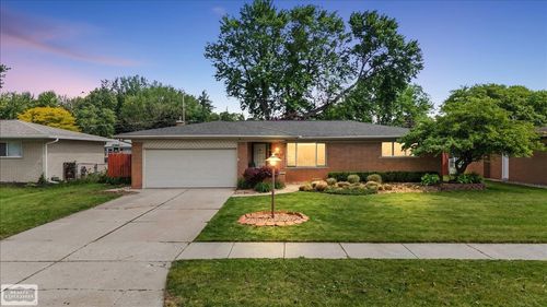 11489 Anna Lisa Dr, Sterling Heights, MI, 48312-2108 | Card Image