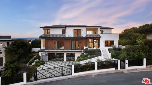 5811 Murphy Way, MALIBU, CA, 90265-4412 | Card Image