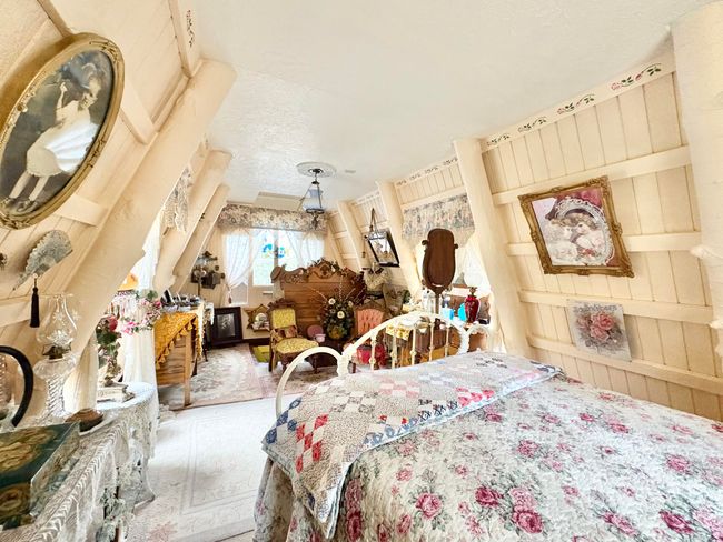 Bedroom | Image 18