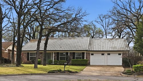 2316 S Pleasant Forest St, Arlington, TX, 76015-4505 | Card Image