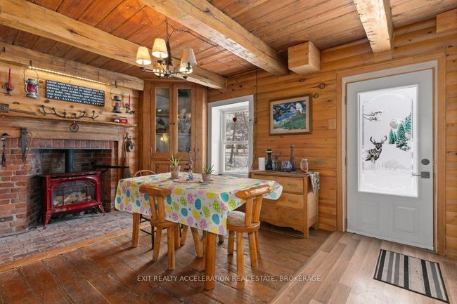 358 Academy St, House other with 3 bedrooms, 2 bathrooms and 4 parking in Newburgh ON | Image 4
