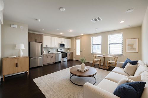 b205-2401 Crawford St, Houston, TX, 77004-1034 | Card Image