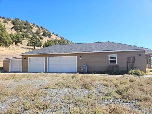 11435 Hill Rd, Klamath Falls, OR, 97603-9717 | Card Image