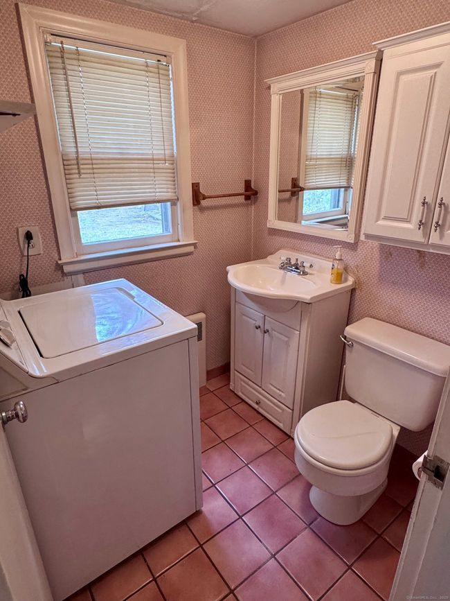 30 Chestnut Dr, House other with 3 bedrooms, 2 bathrooms and null parking in Windsor CT | Image 17