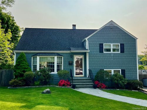 8 Montrose Rd, Yonkers, NY, 10710-2802 | Card Image