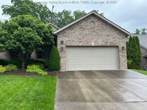 8 Dapplewood Rd, South Charleston, WV, 25309-2245 | Card Image
