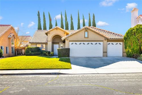 13181 High Desert Road, Victorville, CA, 92392 | Card Image