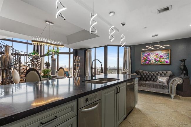 APT-2404 - 3350 Mccue Rd, Condo with 3 bedrooms, 3 bathrooms and 2 parking in Houston TX | Image 18