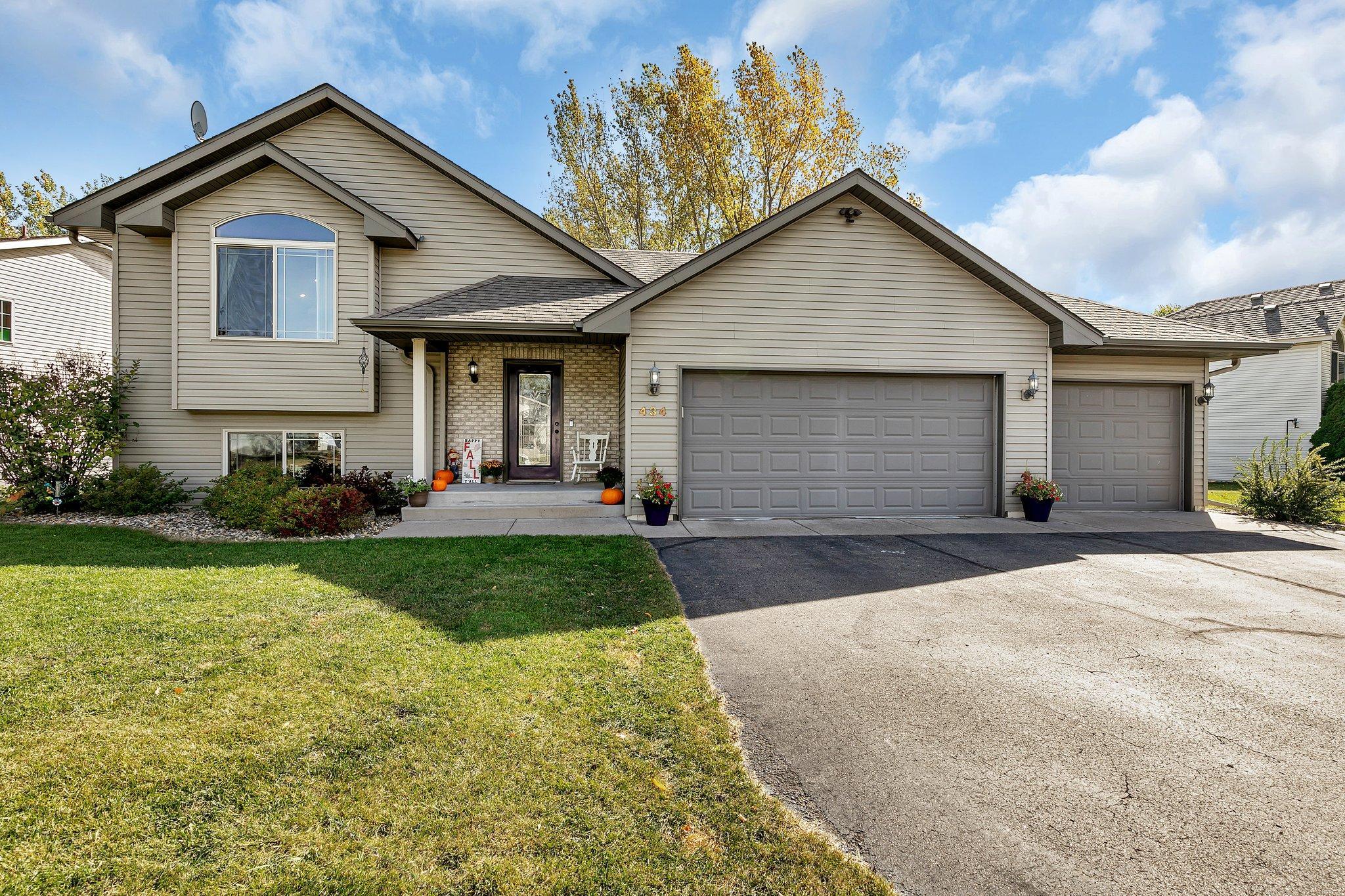 Cedarwood Ct, Waite Park, MN 56387