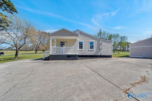 27792 South Rd, Athens, AL, 35613-3732 | Card Image