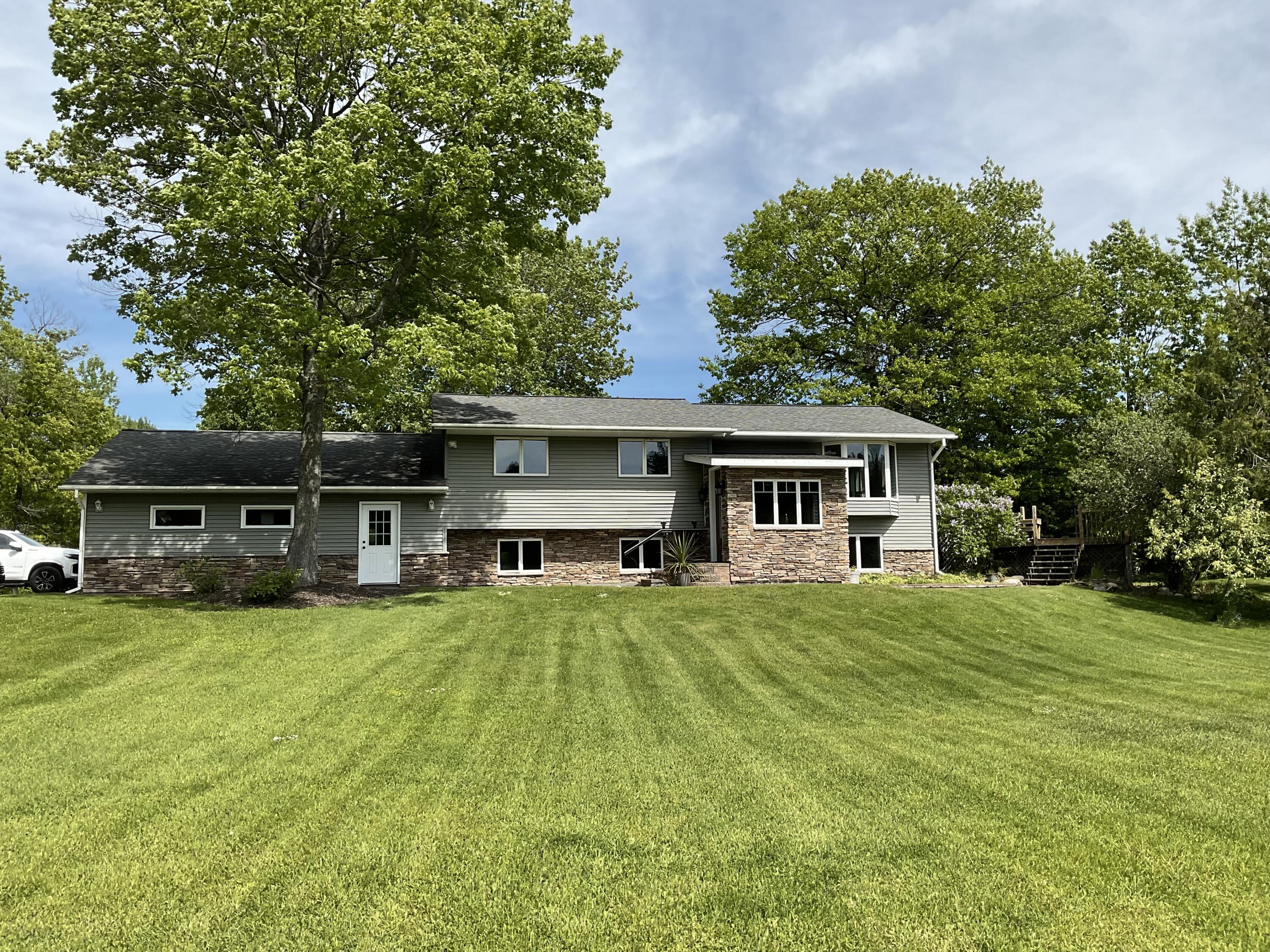 14th St, Sault Sainte Marie, MI 49783