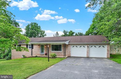 266 Kirsta Ln, DALLASTOWN, PA, 17313-9217 | Card Image
